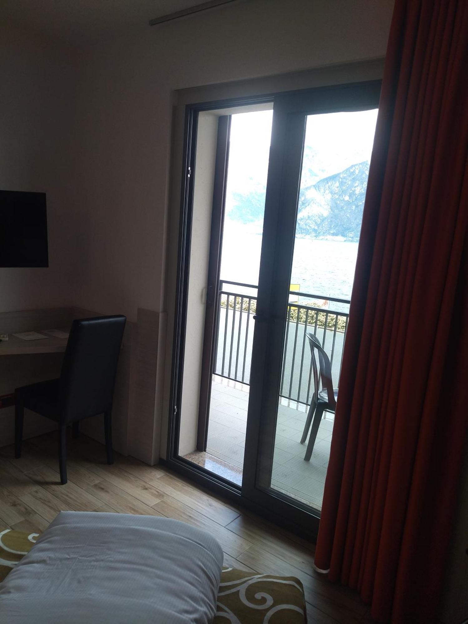 Hotel Sole מאלצ'סינה מראה חיצוני תמונה