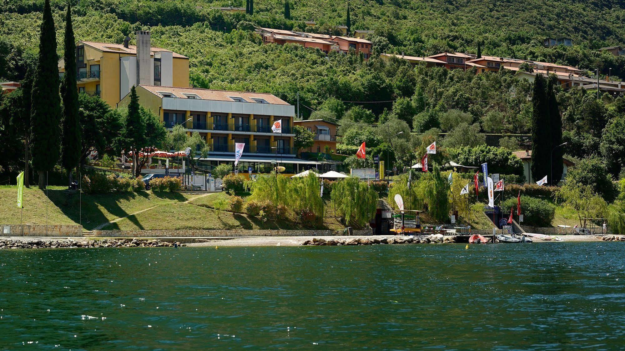 Hotel Sole מאלצ'סינה מראה חיצוני תמונה